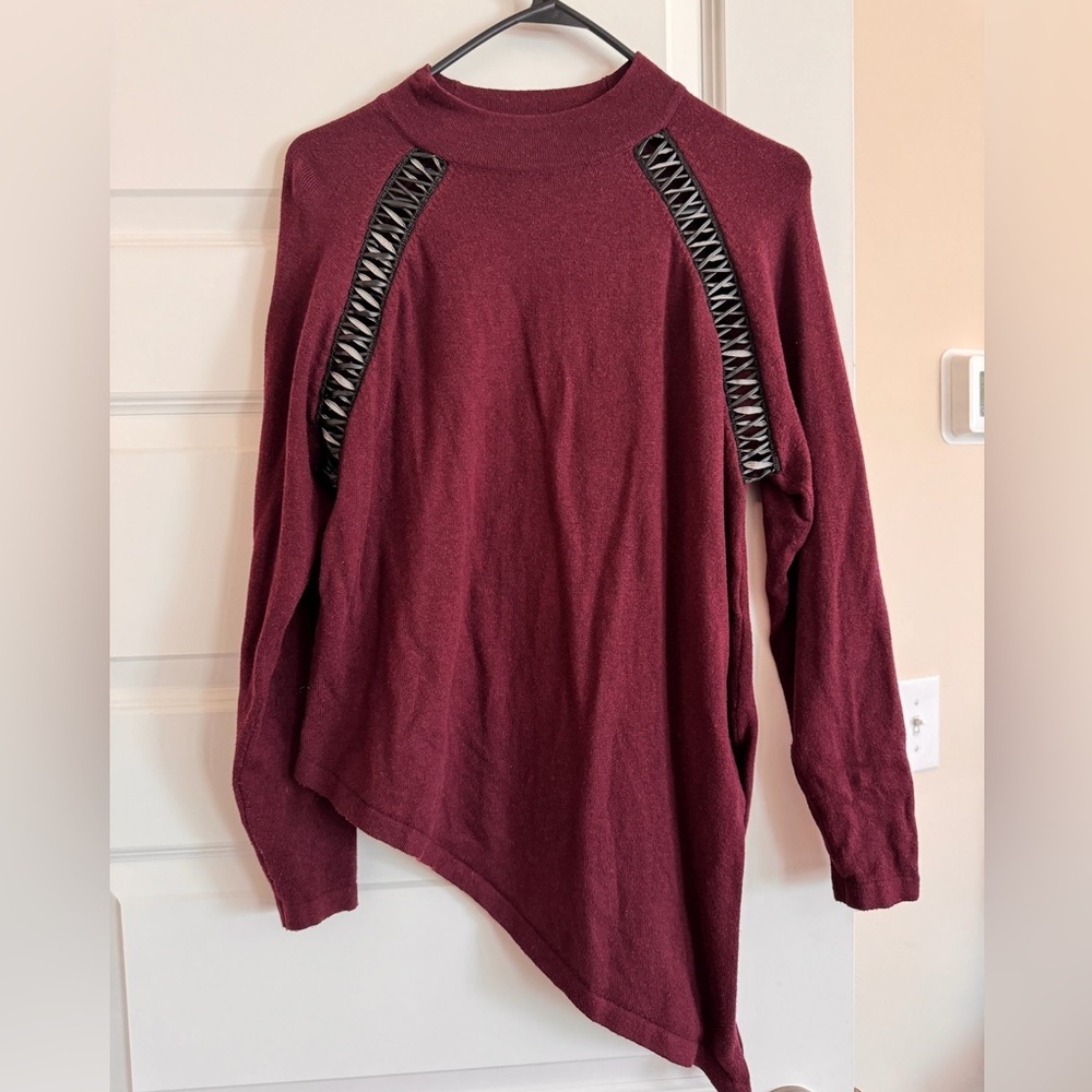 Xoxo maroon sweater pullover